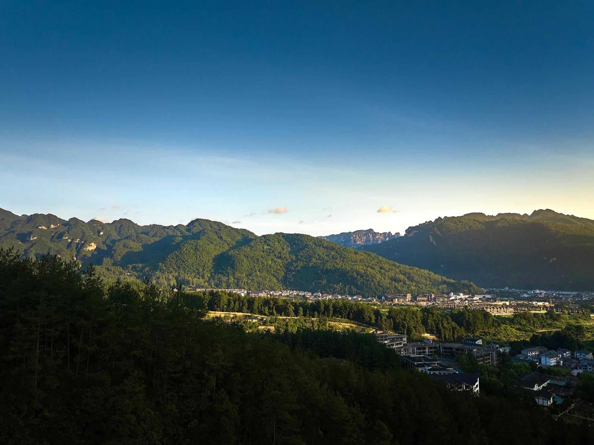 Zhangjiajie Utopia Hotel--Free One Way Pick Up Service Over 2 Nights Zewnętrze zdjęcie