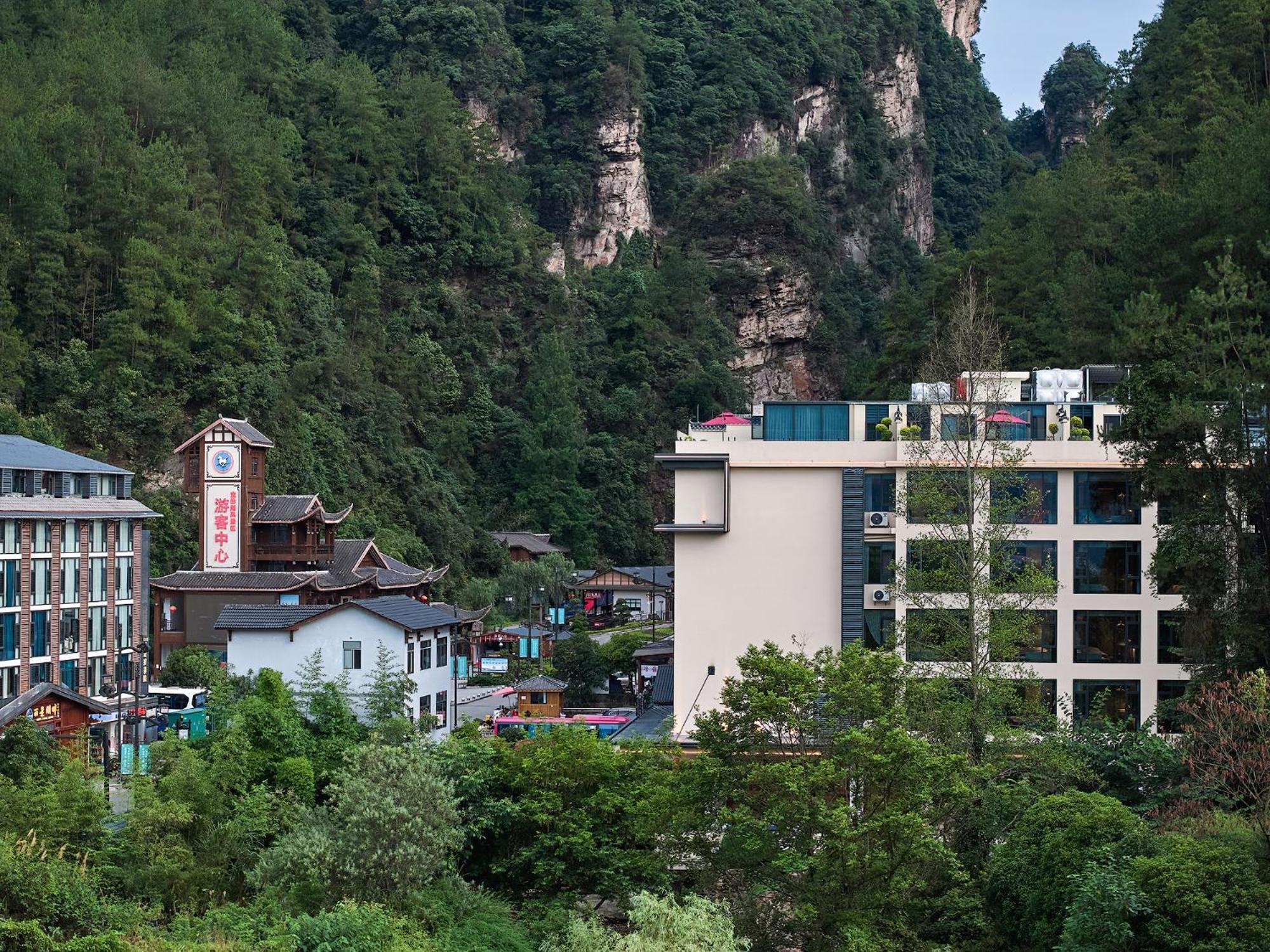 Zhangjiajie Utopia Hotel--Free One Way Pick Up Service Over 2 Nights Zewnętrze zdjęcie
