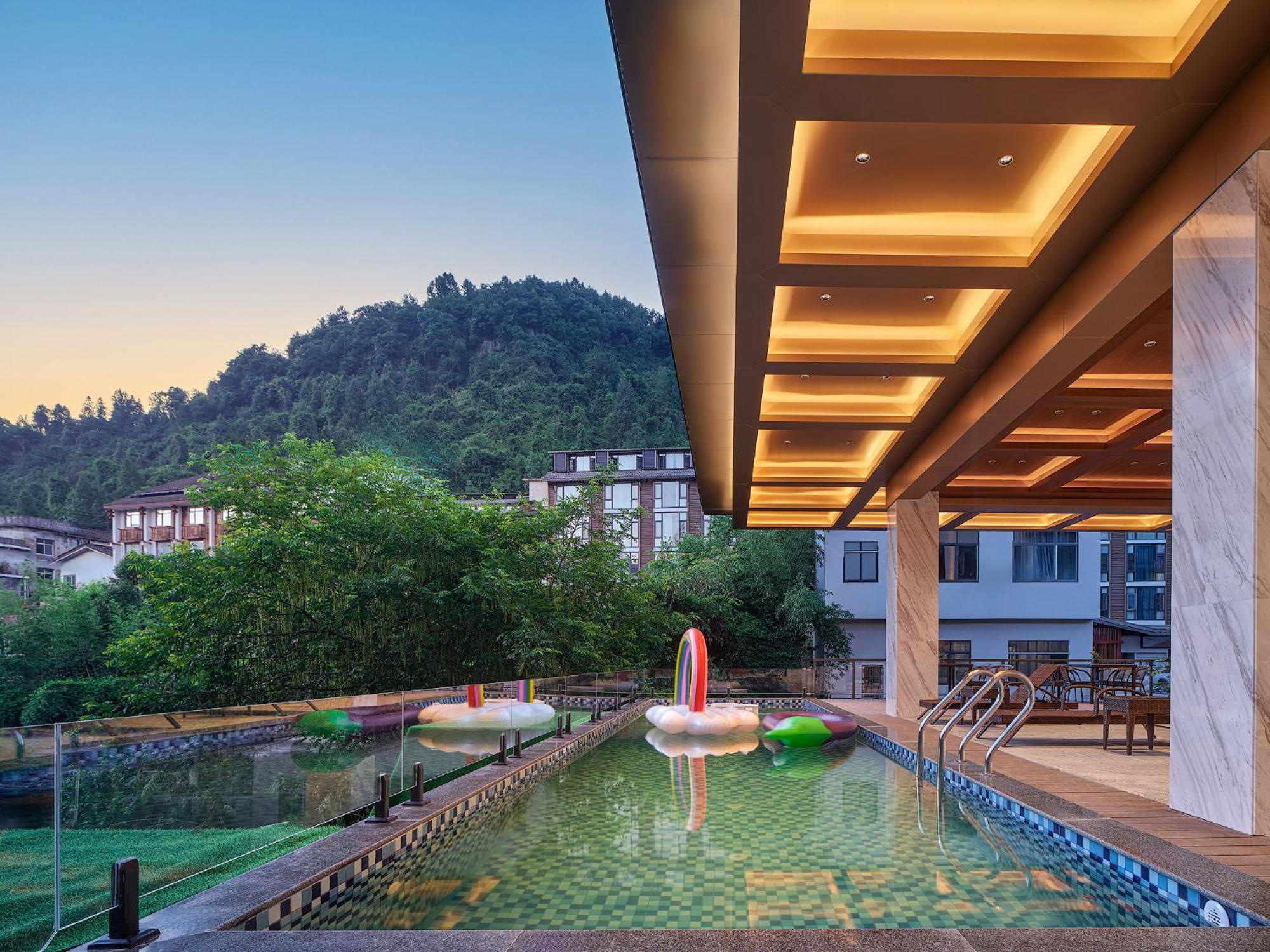 Zhangjiajie Utopia Hotel--Free One Way Pick Up Service Over 2 Nights Zewnętrze zdjęcie